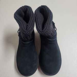 UGG Purl Strap Black Suede Winter  Boots Size 5.